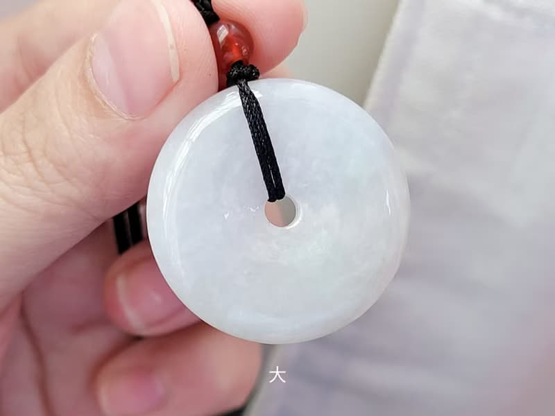 【親翠】天然翡翠 冰嬌溫潤春彩平安釦吊墜 | chill感水潤平安釦