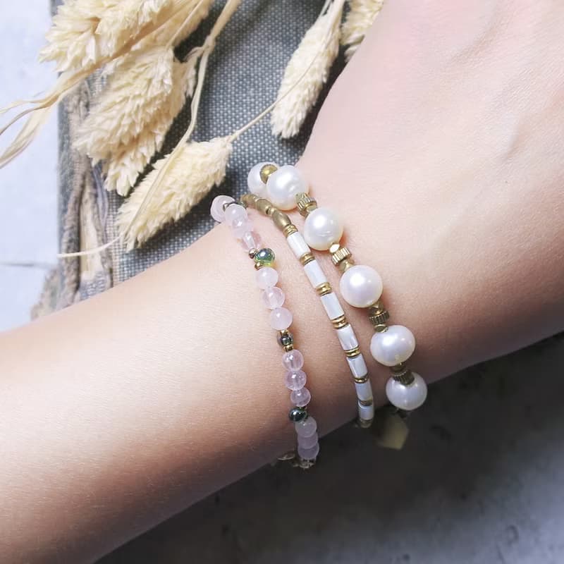 VIIART。翩翩-粉。粉晶石護身符法蒂瑪之手黃銅鍍金手鍊