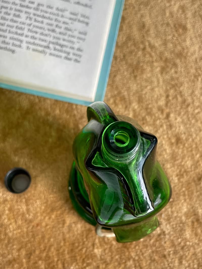 老雜貨老又好古董珠寶 綠色玻璃馬頭香水罐 Avon W67