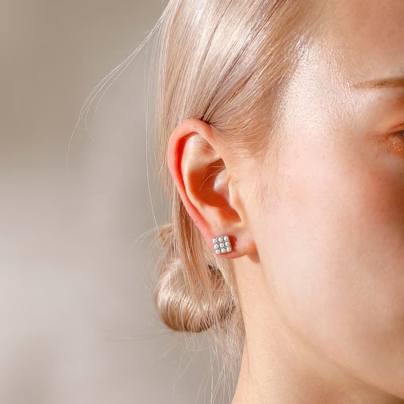9pearl square pierced earring SV　ニッケルフリー　チタンポスト　パール　スクエア　シルバー