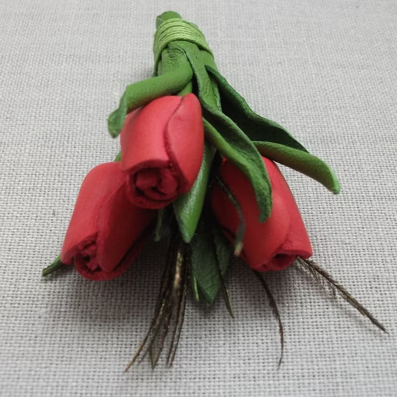 Small brooch made of genuine leather with a bouquet of coral tulips