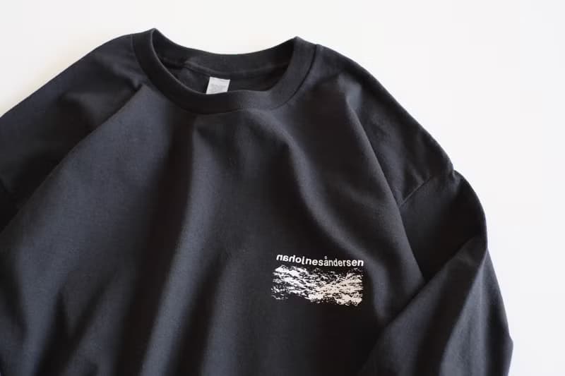 loose-fitting silhouette / long sleeve t-shirt / black / unisex