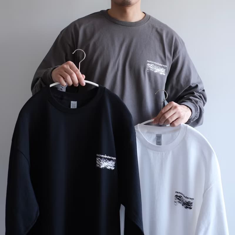 loose-fitting silhouette / long sleeve t-shirt / black / unisex