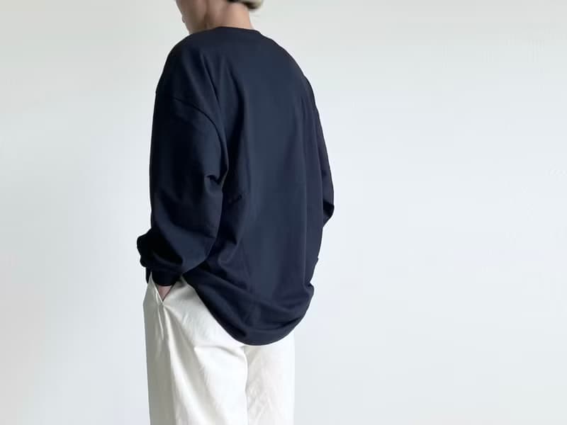 loose-fitting silhouette / long sleeve t-shirt / black / unisex