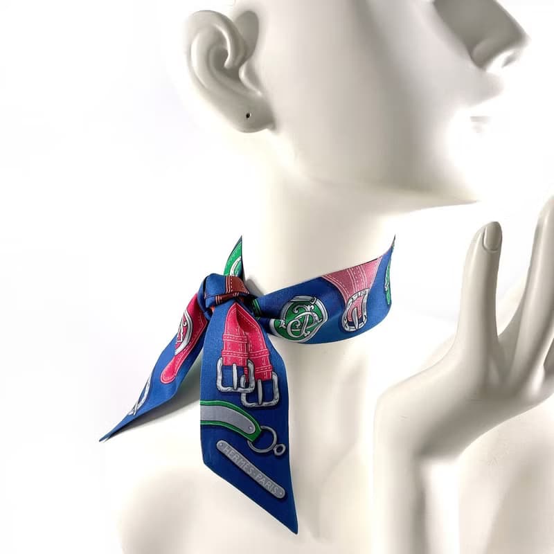 【日本直送 中古美品】エルメス HERMES ツイリー スカーフ HARNAIS DES PRESIDENTS 大統領の馬具 シルク100%