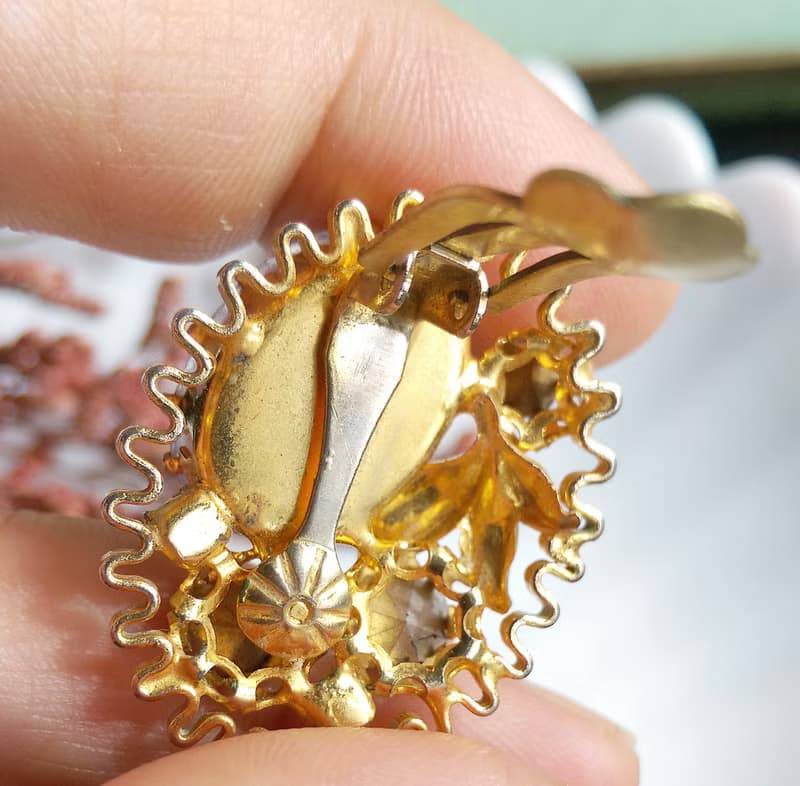 【西洋古董飾品 】  淡紫花簇 唯美 夾式耳環