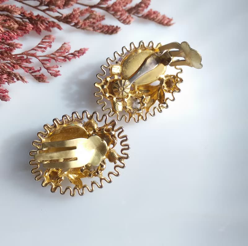【西洋古董飾品 】  淡紫花簇 唯美 夾式耳環