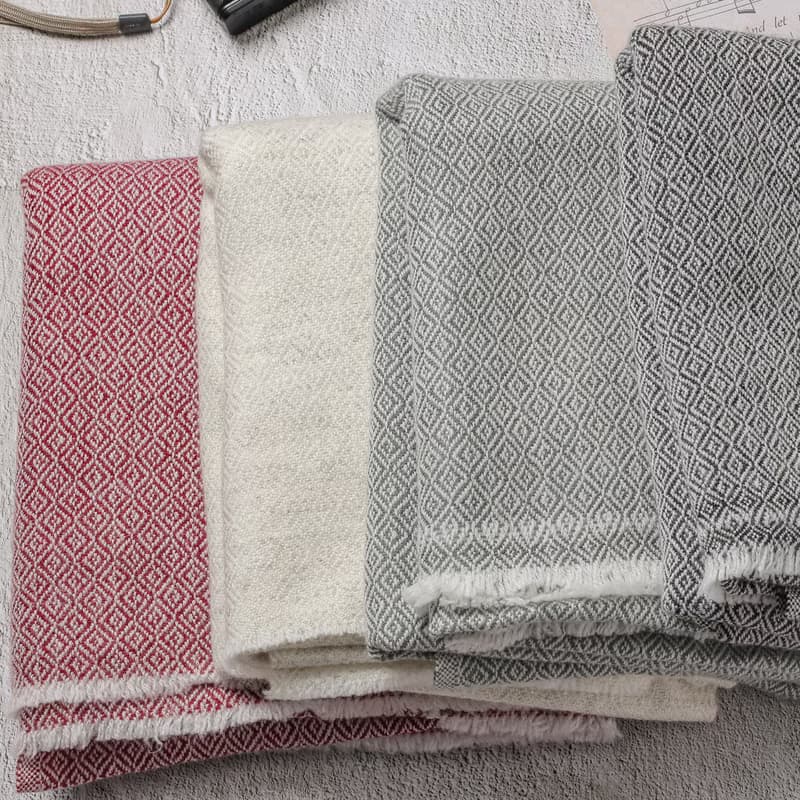 【厚款】喀什米爾羊毛圍巾/披肩  鑽石紋暗紅 手工機織