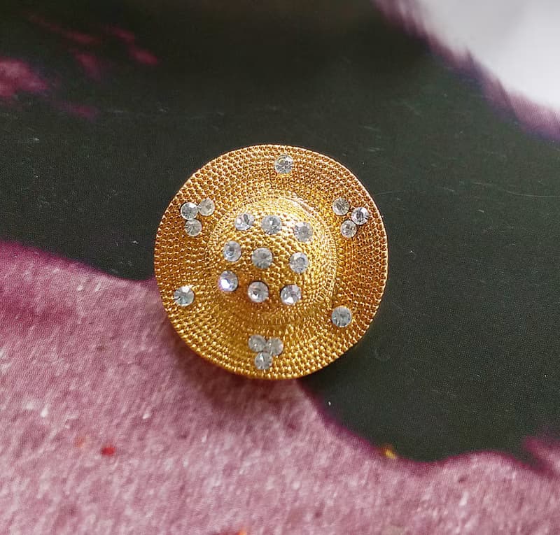 【西洋古董飾品】金色調 優美的帽子 圍巾夾 絲巾扣 絲巾夾