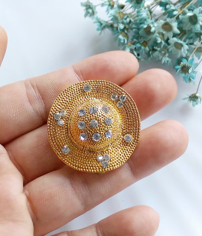 【西洋古董飾品】金色調 優美的帽子 圍巾夾 絲巾扣 絲巾夾