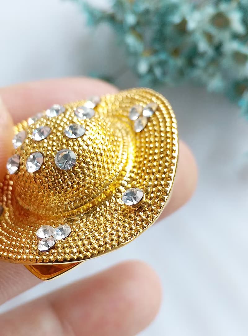 【西洋古董飾品】金色調 優美的帽子 圍巾夾 絲巾扣 絲巾夾