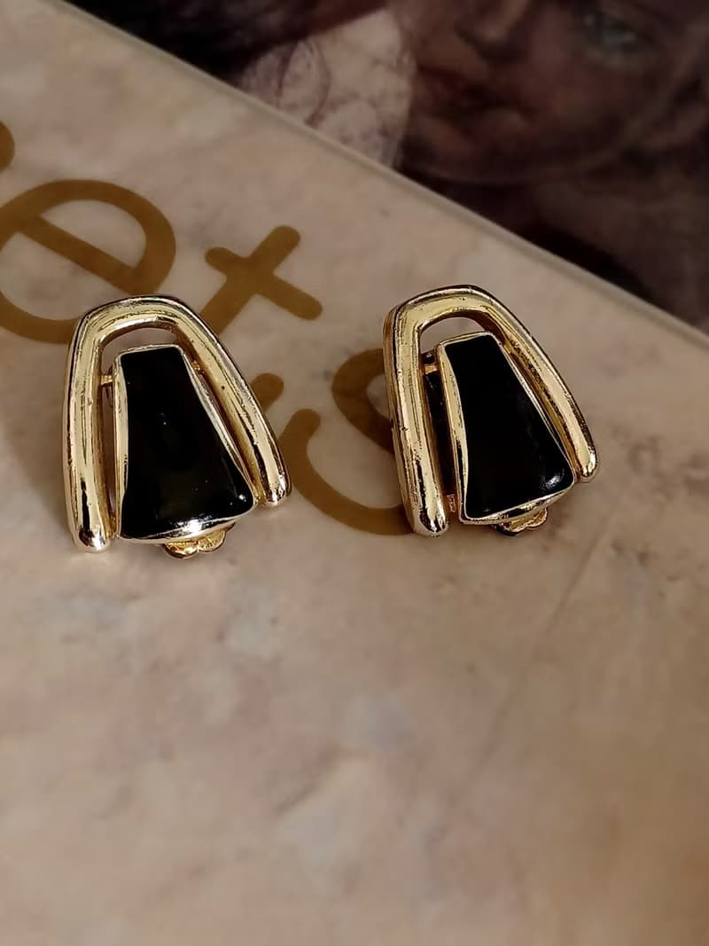 vintage jewelry  盾型黑色琺瑯夾式耳環