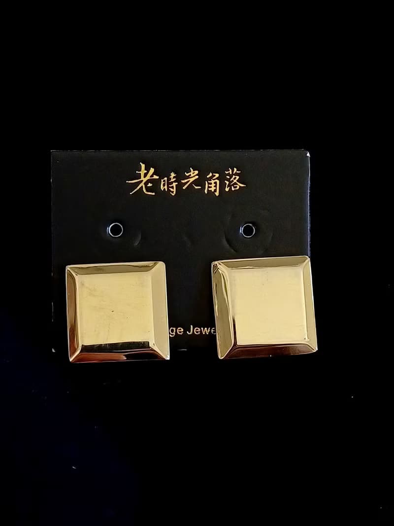 vintage jewelry  經典金色方形 夾式耳環
