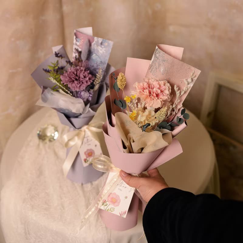 【優雅油畫風】母親節 小永生康乃馨花束永生花 乾燥花 / 共2款