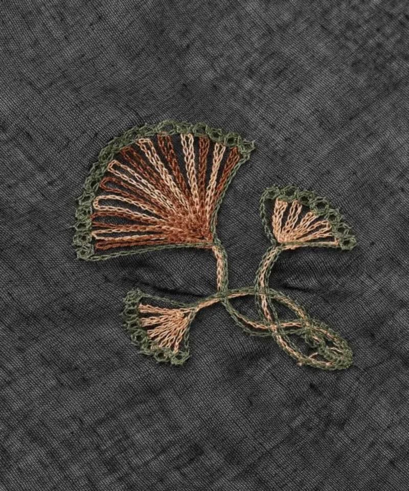 【熱門預購】摩登圖紋方巾 (三色) CYWP5833