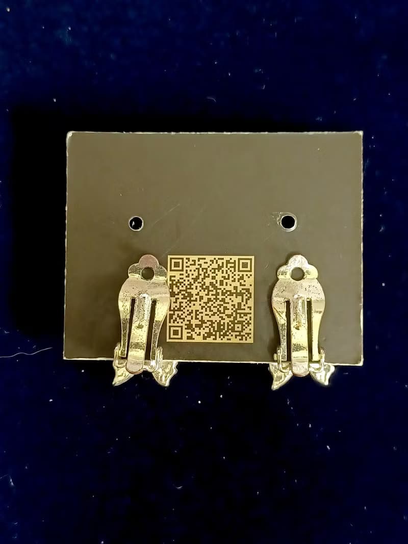 vintage jewelry  典雅精緻銀色花環 夾式耳環
