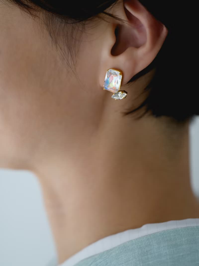 feuille Fraise スタッドピアス・イヤリング