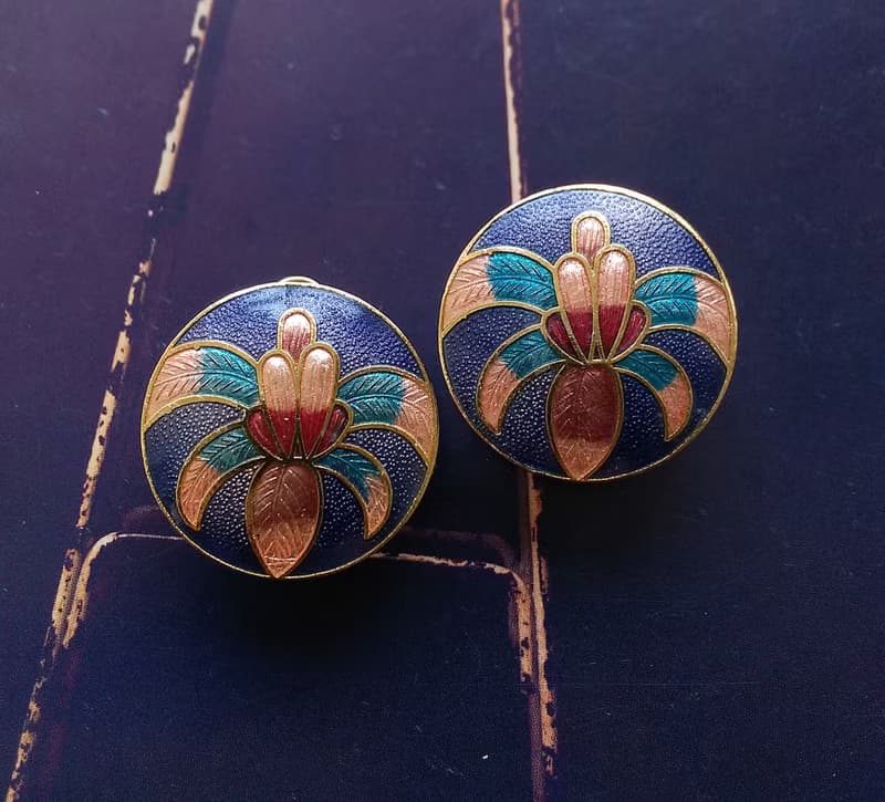 Vintage Jewelry 西洋古董飾品 紫色調 知性花卉 景泰藍 夾式耳環