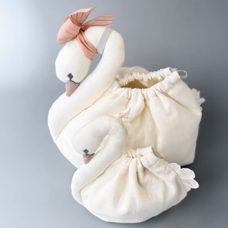 スワン【 ポーチ M 】白鳥巾着　30日程で発送