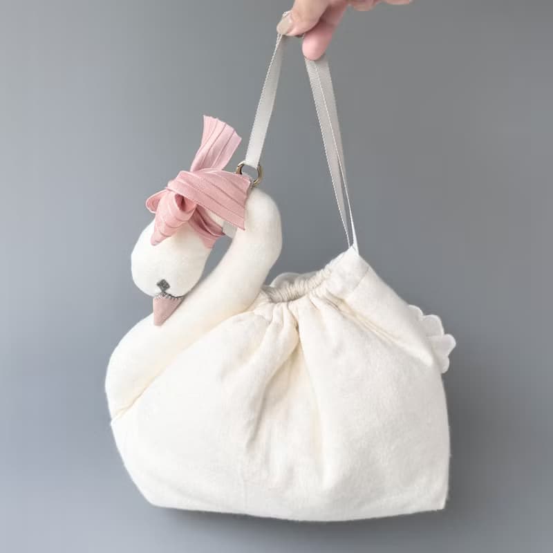 スワン【 ポーチ M 】白鳥巾着　30日程で発送