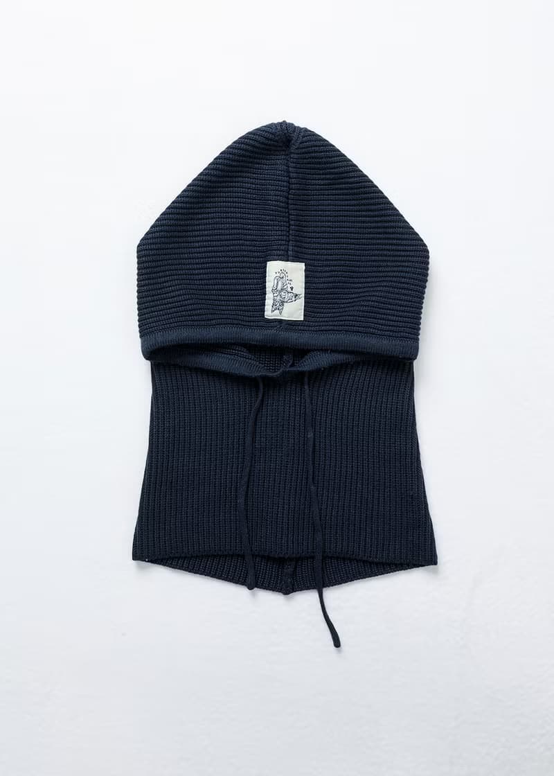 妝點一體連帽細織紋圍脖