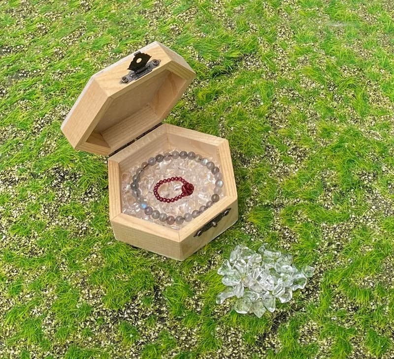 頂級AAA透亮大顆粒白水晶消磁石x天然NG微瑕小實木盒套組