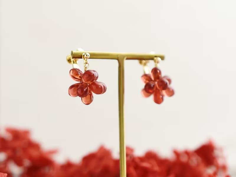 【ピアス・イヤリング】ガラスの赤い花 No.2