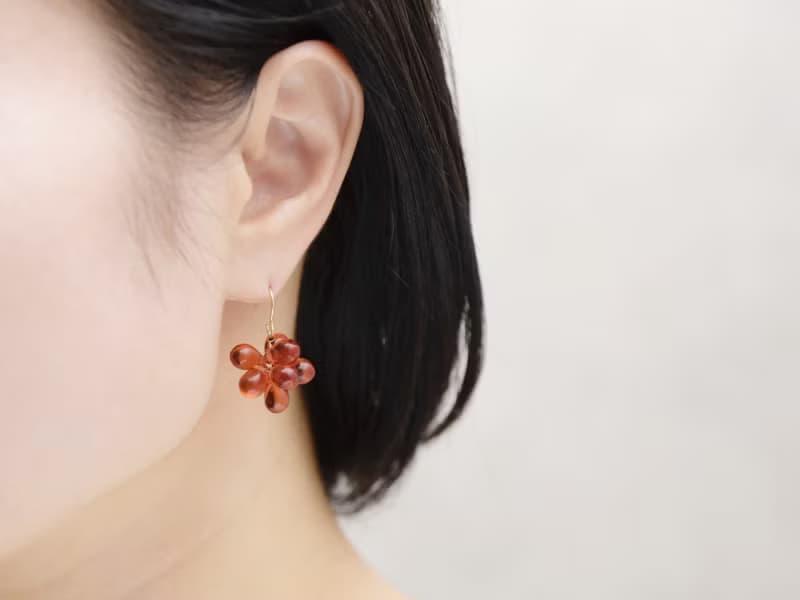 【ピアス・イヤリング】ガラスの赤い花 No.2