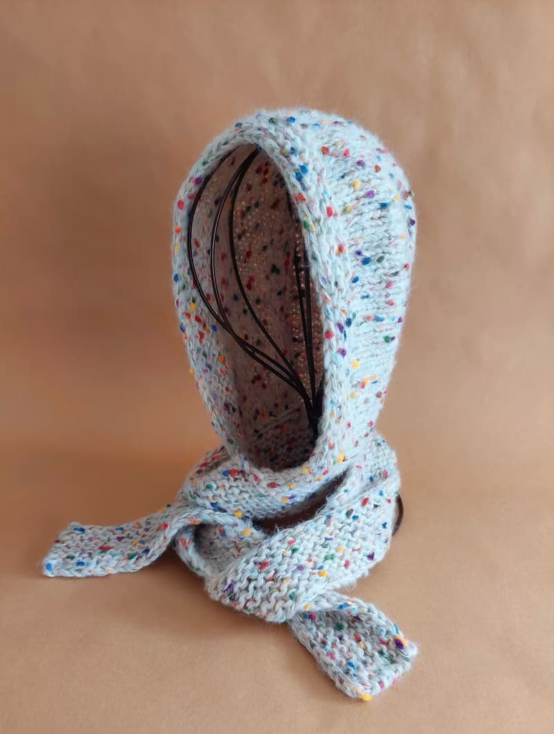 米白色底搭配彩色點點  巴拉克拉法帽 也可當圍巾