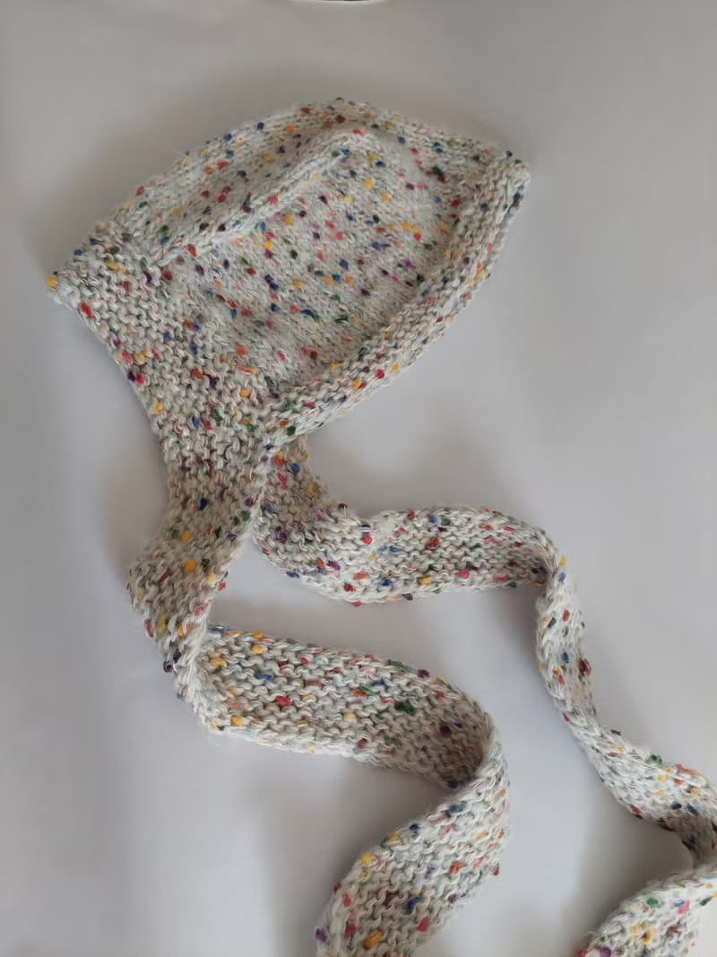 米白色底搭配彩色點點  巴拉克拉法帽 也可當圍巾