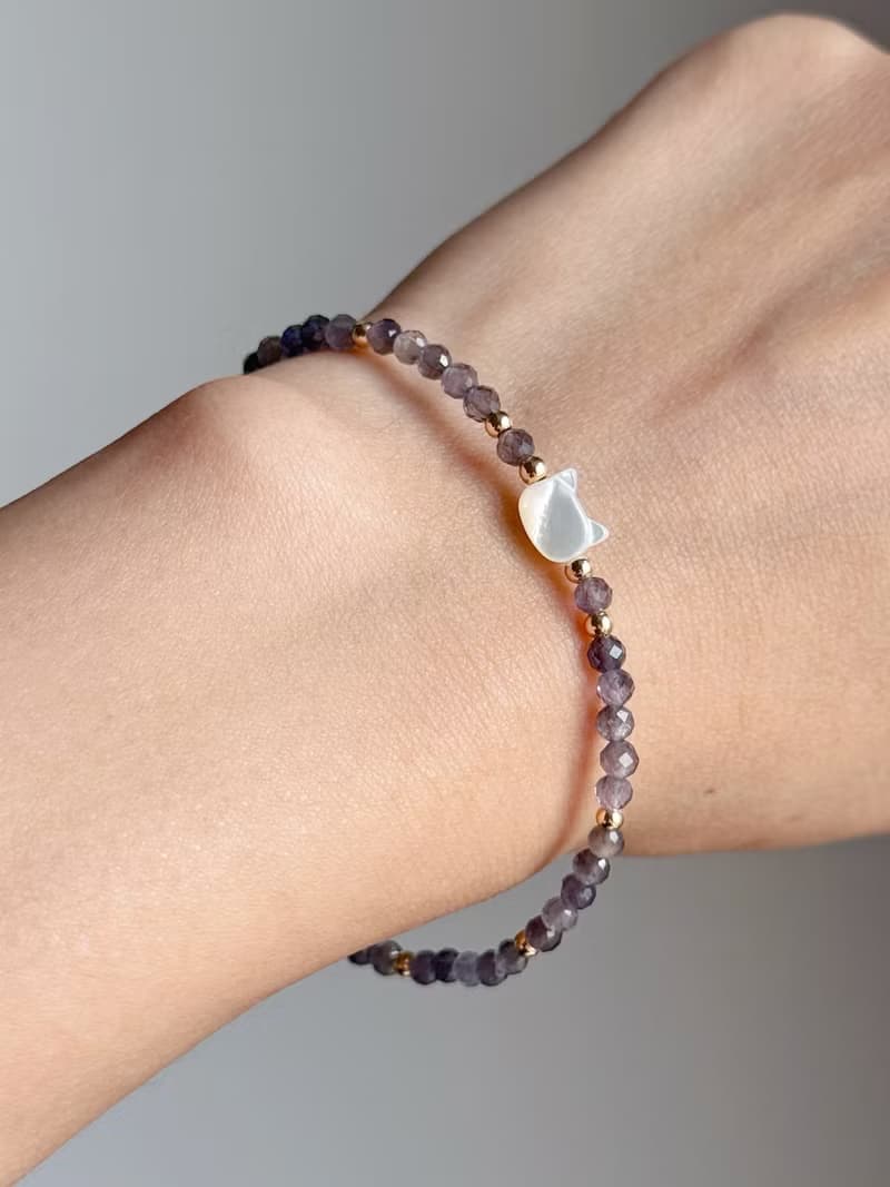 貝殼小貓咪水晶手鍊 | 堇青石 可愛磁石扣設計 | 療癒系貓咪飾品