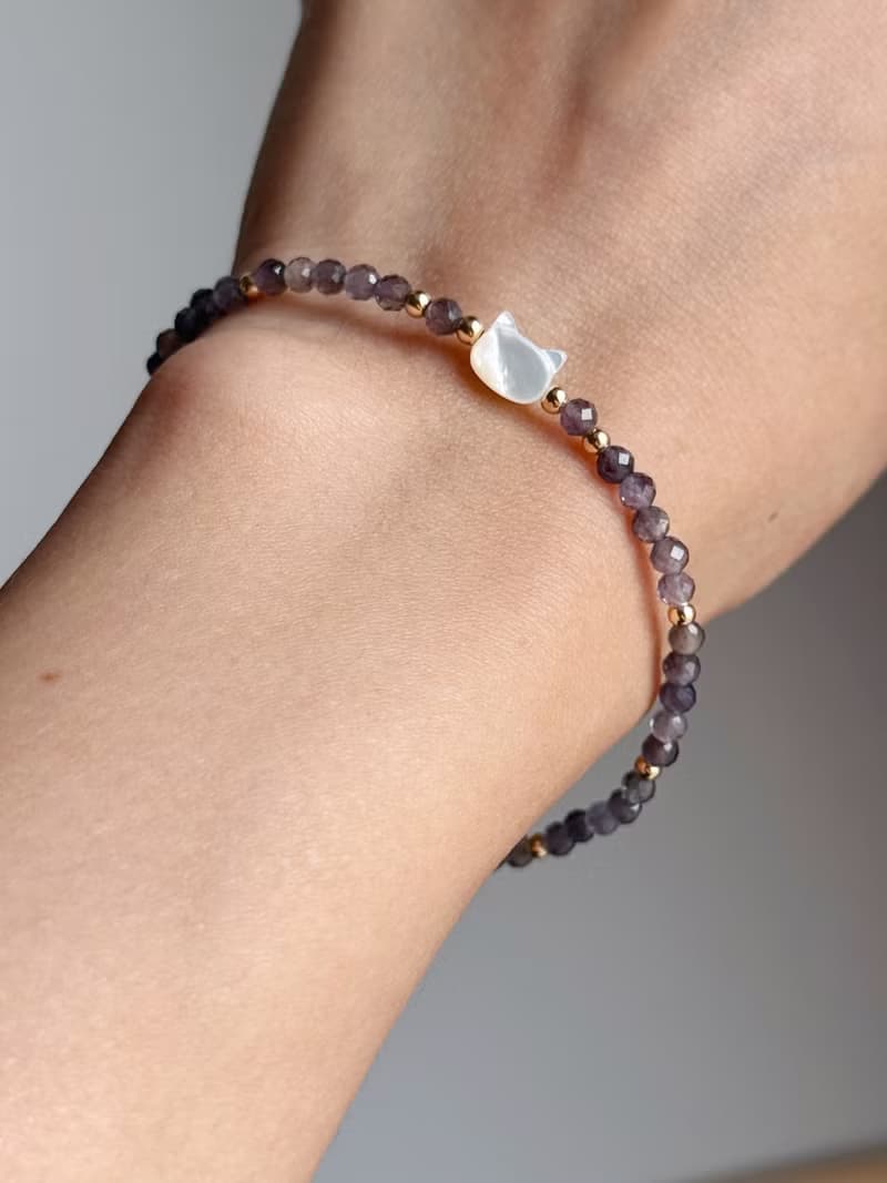 貝殼小貓咪水晶手鍊 | 堇青石 可愛磁石扣設計 | 療癒系貓咪飾品