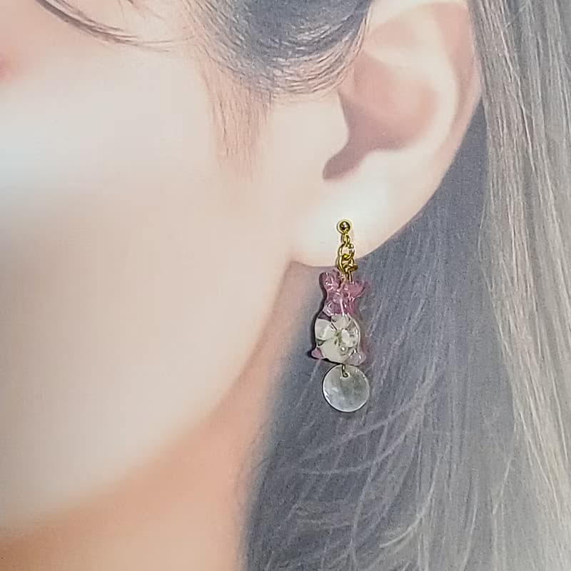 ピンクうさぎの紫陽花ピアス(日本の花・ドライフラワー)