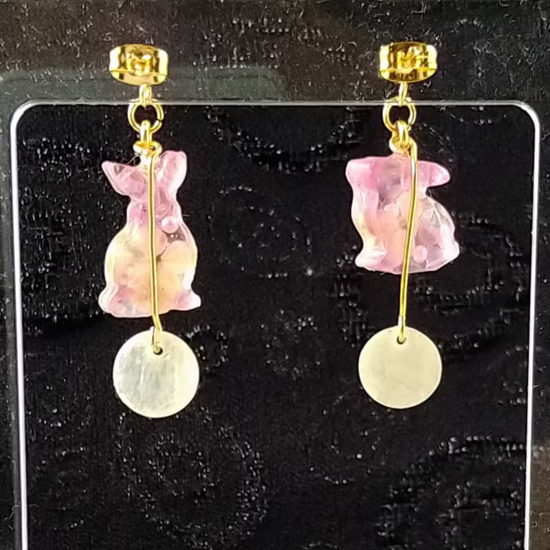 ピンクうさぎの紫陽花ピアス(日本の花・ドライフラワー)