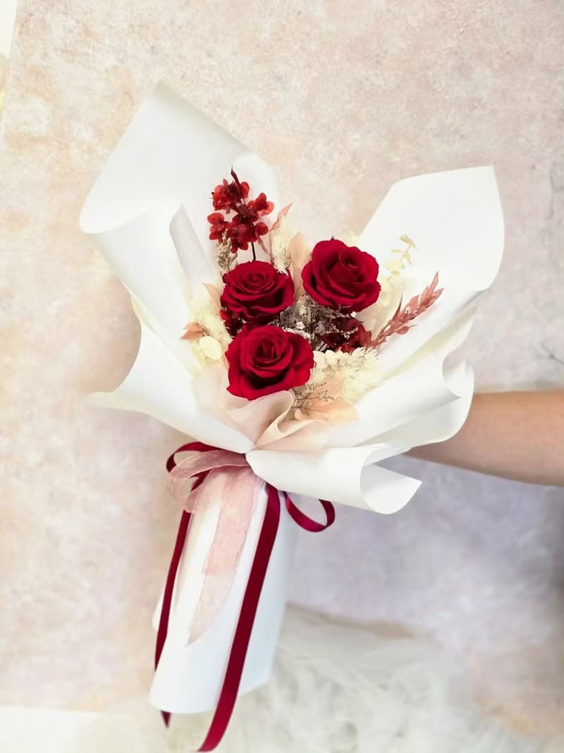 厄瓜多永生玫瑰花束(緋紅暮霞)