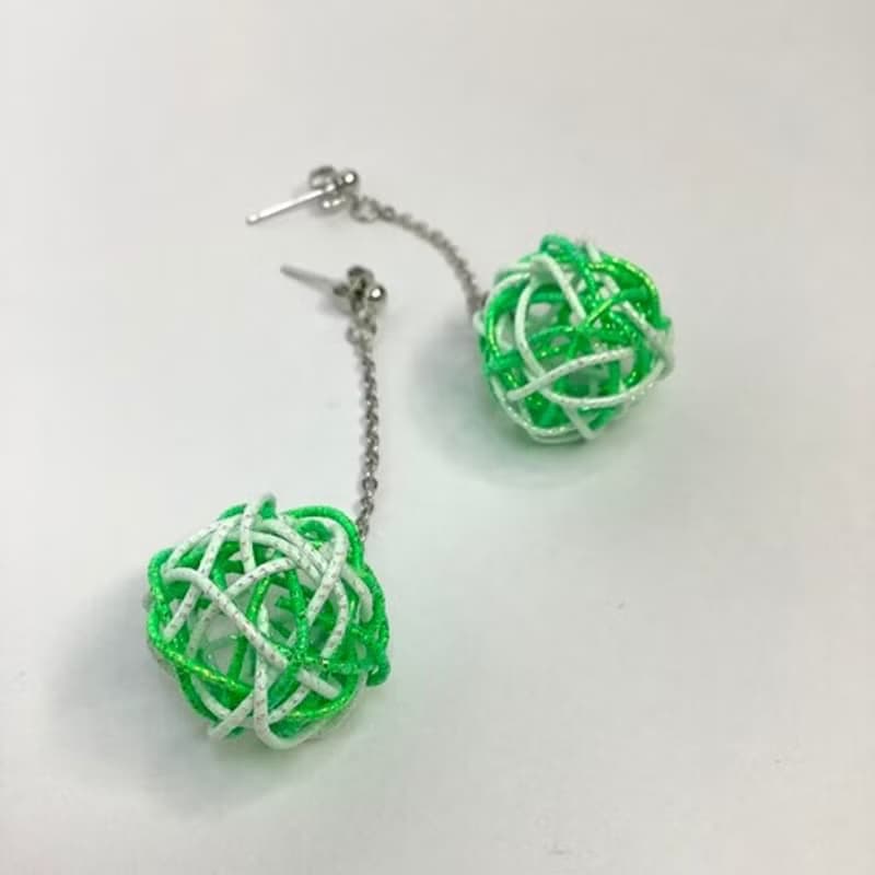水引 くるくるボール ピアス【ネオングリーン】ゆらゆら　ブルー　海　夏