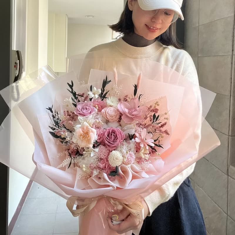 草莓香檳 永生玫瑰花束 / 七夕花束 情人節禮物 求婚花束 畢業花