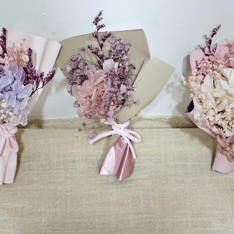 永生花滿天星小花束