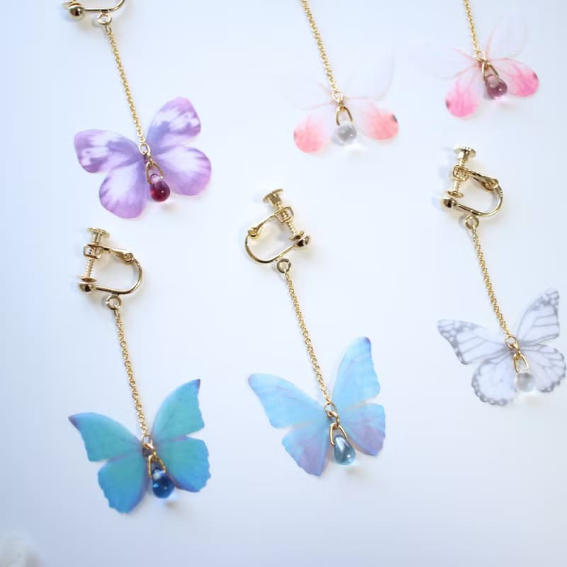 蝶々のイヤリング/ピアス