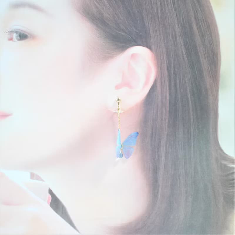 蝶々のイヤリング/ピアス