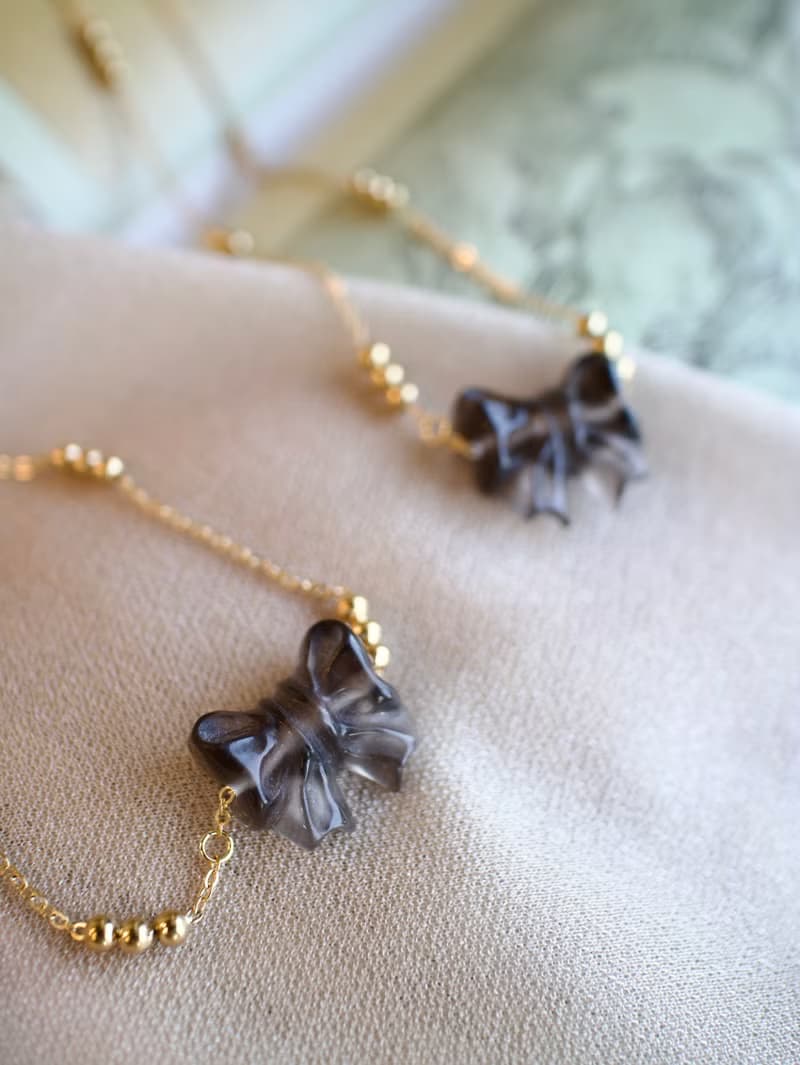 リボンブレスレットとネックレス