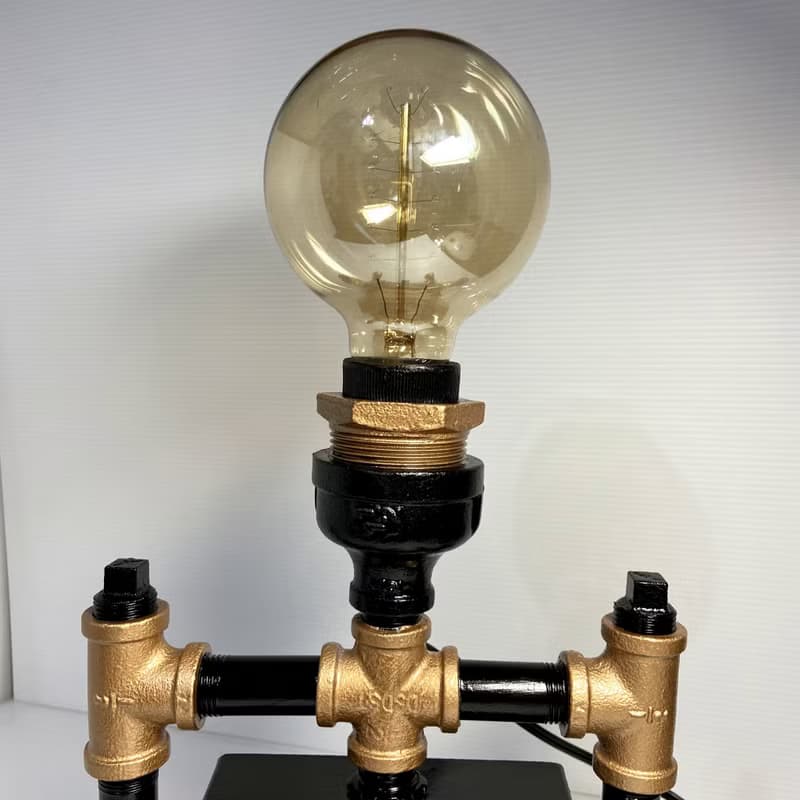 【送禮首選】手作工業風鎢絲燈 水管燈 可調光【黑金  大頭】