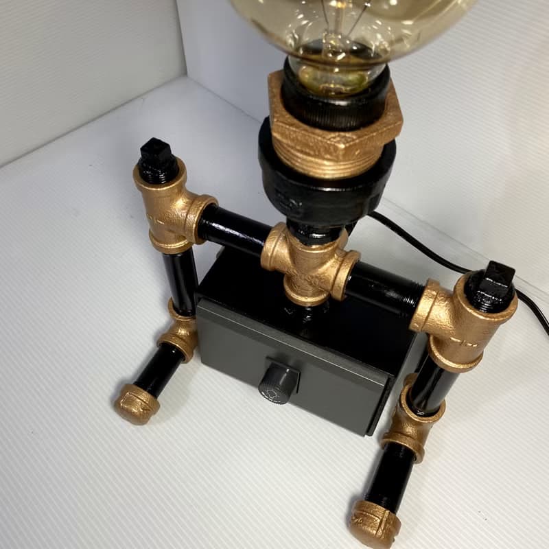 【送禮首選】手作工業風鎢絲燈 水管燈 可調光【黑金  大頭】