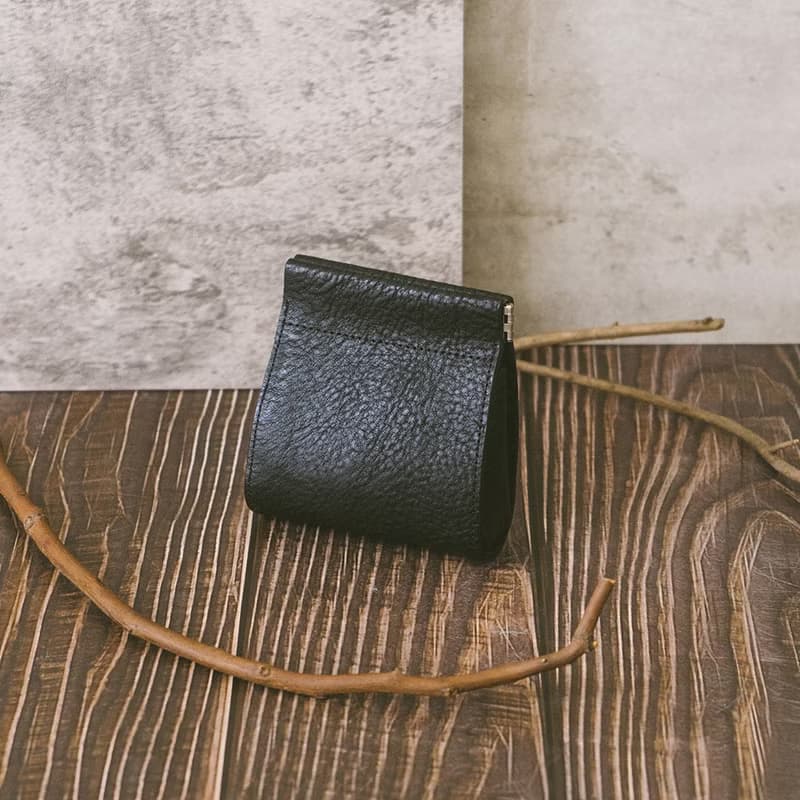 真皮扣環彈片收納袋 X0103 黑/紅棕V/黃棕V/綠V