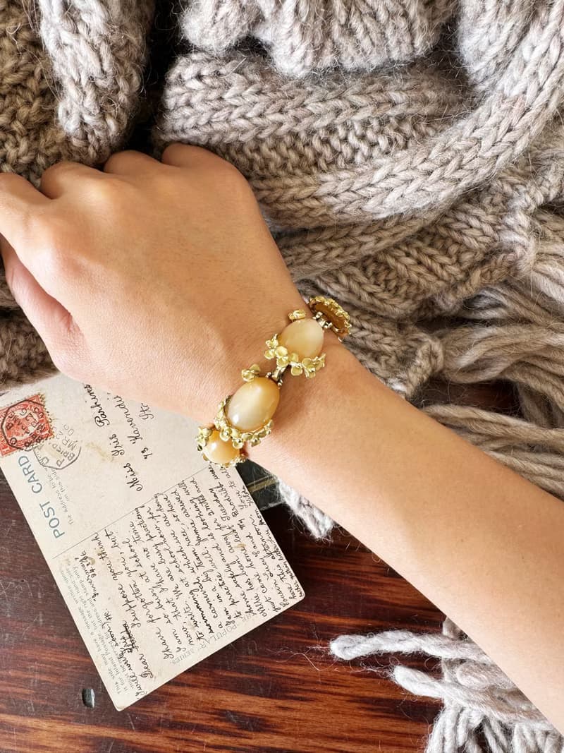 -古董金色粉膚光暈琺瑯花葉片手鍊 BR204