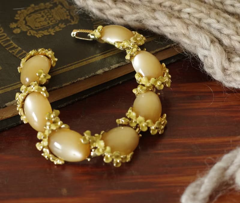 -古董金色粉膚光暈琺瑯花葉片手鍊 BR204