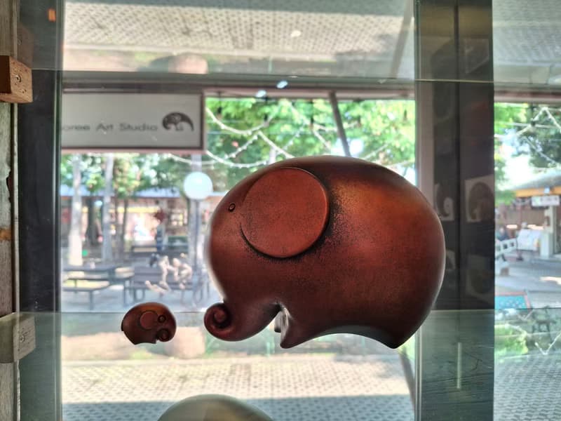 Elephant sculpture Big daddy