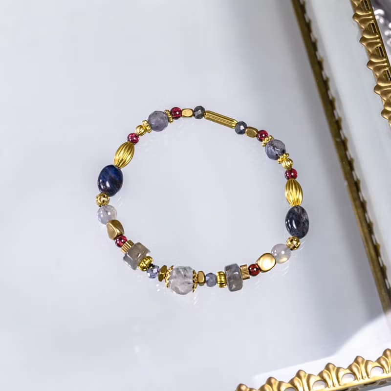 深夜的麥片碗 / 雲水晶 拉長石 菫青石 石榴石 天然石手鍊