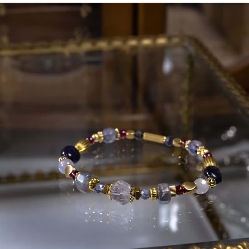 深夜的麥片碗 / 雲水晶 拉長石 菫青石 石榴石 天然石手鍊