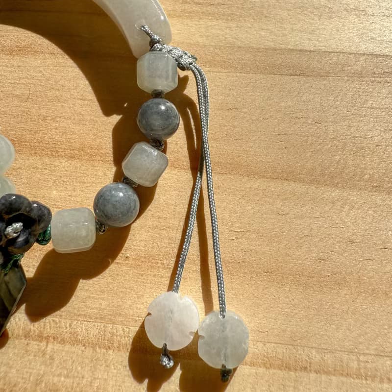 手工編織翡翠手鍊 — 霧中玫瑰與葉影